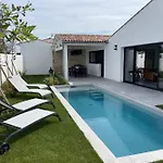 Le Soleil Levant Au Calme Avec Piscine Chauffee * Le Bois-Plage-en-Ré